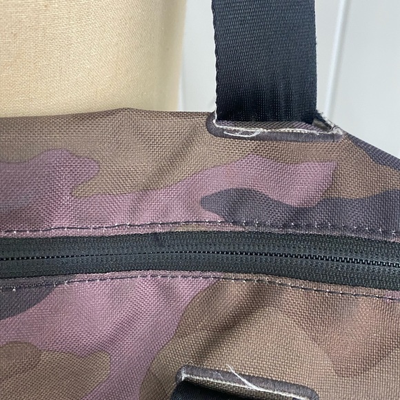 Nike duffel bag - Picture 4 of 15